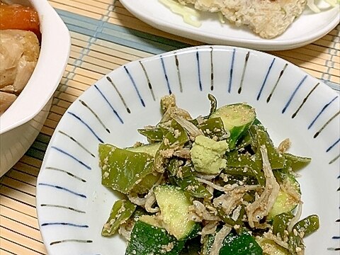 こりこり茎わかめときゅうりにおじゃこで胡麻酢和え